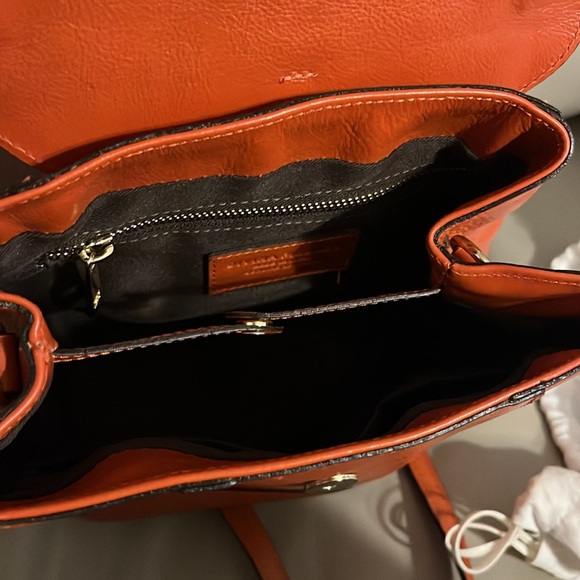 Backpack/purse in a beautiful orange. Made in Italy. - Picture 6 of 7